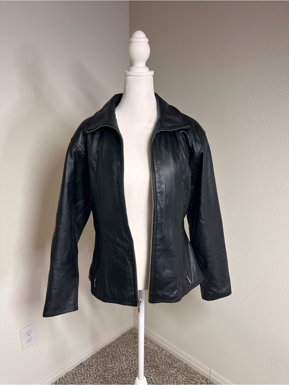Maxima Black Women's Leather Zip Jacket
